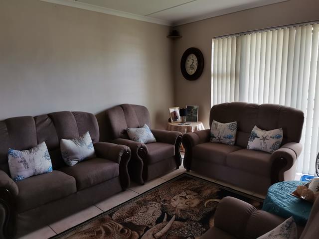 To Let 2 Bedroom Property for Rent in Guldenland Western Cape